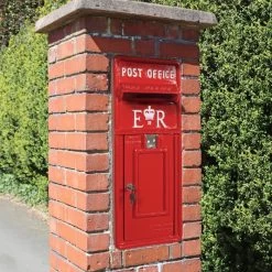'Original Reproduction' Red Elizabeth Regina Post & Parcel Front Only -Garden Supply Discount Store lb1017 r f