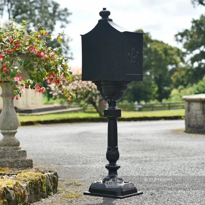 “Malabar Peppercorn” Black Suffolk Post Box 11 “Malabar Peppercorn” Black Suffolk Post Box - Image 9