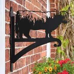 Highland Cow Iron Hanging Basket Bracket -Garden Supply Discount Store ukbra413 highland cow hanging basket bracket bcmw 1
